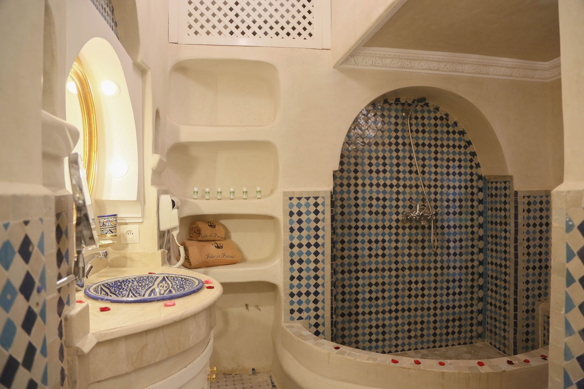 palaisdesprincesses-suite-royales-Amira-105.jpg